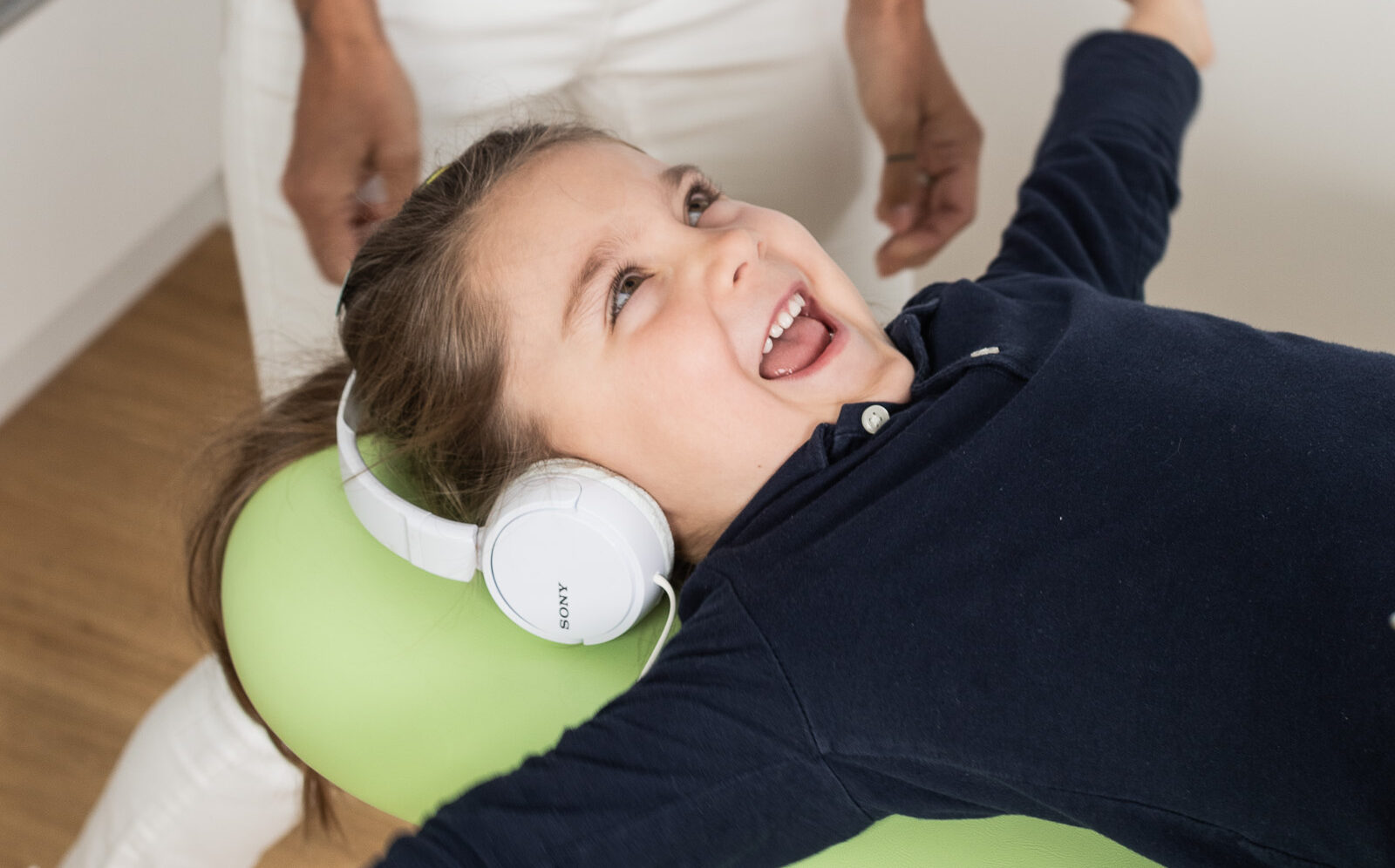 Wie schützt eine Fluoridierung den Zahnschmelz vor Karies?
